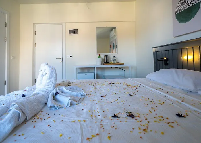 호텔 Yuvam 말마리스